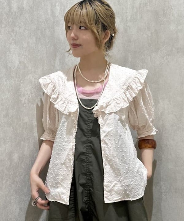 小原 もこさんの「BEAMS WOMEN｜BEAMS BOY / 樹脂 パール ロング ネックレス」を使ったコーディネート