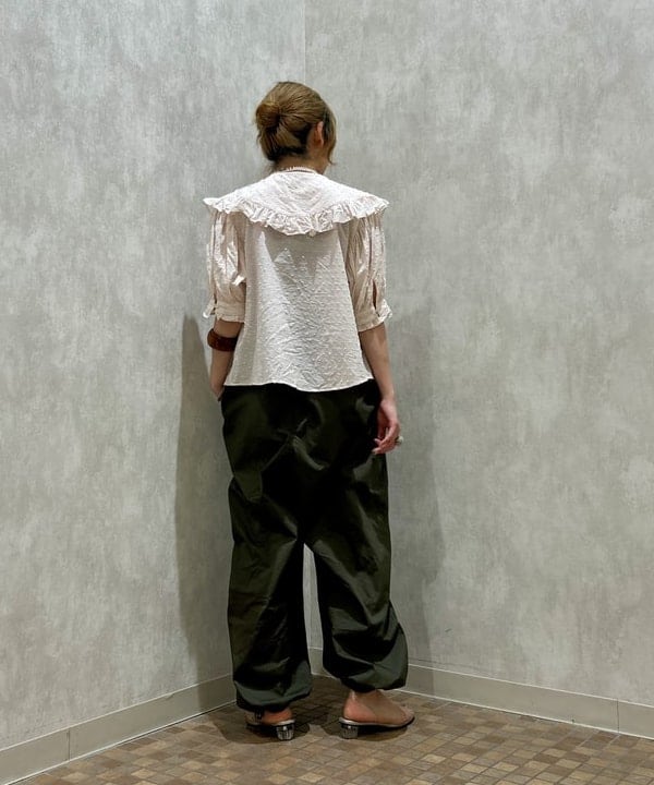 小原 もこさんの「BEAMS WOMEN｜BEAMS BOY / 樹脂 パール ロング ネックレス」を使ったコーディネート