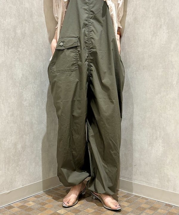 小原 もこさんの「BEAMS WOMEN｜BEAMS BOY / 樹脂 パール ロング ネックレス」を使ったコーディネート