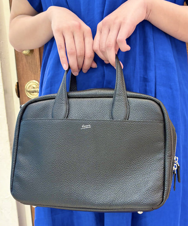 はっとりさんの「BEAMS WOMEN｜【別注】NEEDELS / ベロア パンツ」を使ったコーディネート