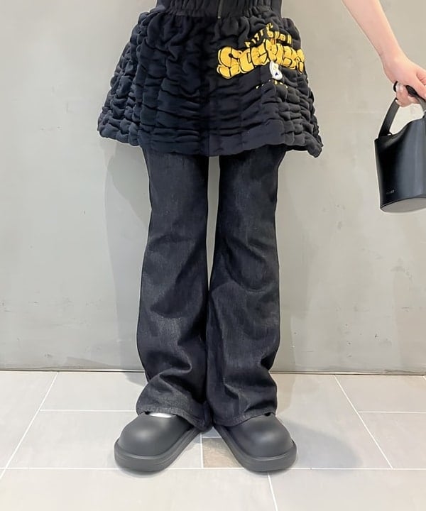 須賀さんの「BEAMS WOMEN｜フレア デニム パンツ」を使ったコーディネート