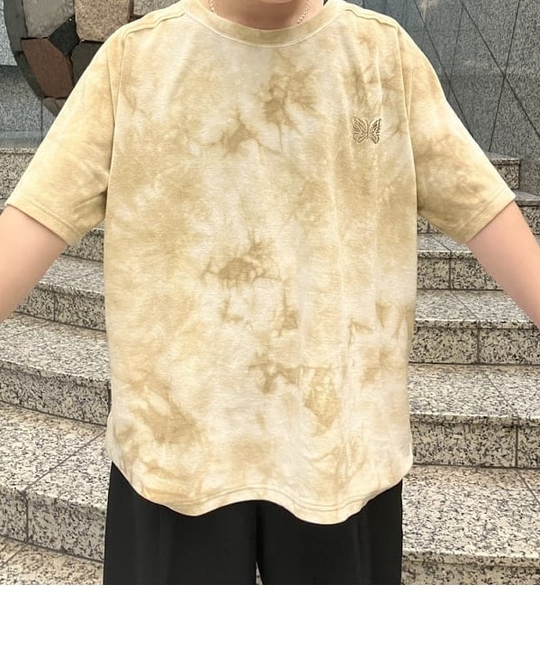 赤羽 花さんの「BEAMS WOMEN｜【別注】NEEDLES / ベロア Uネック Tシャツ」を使ったコーディネート