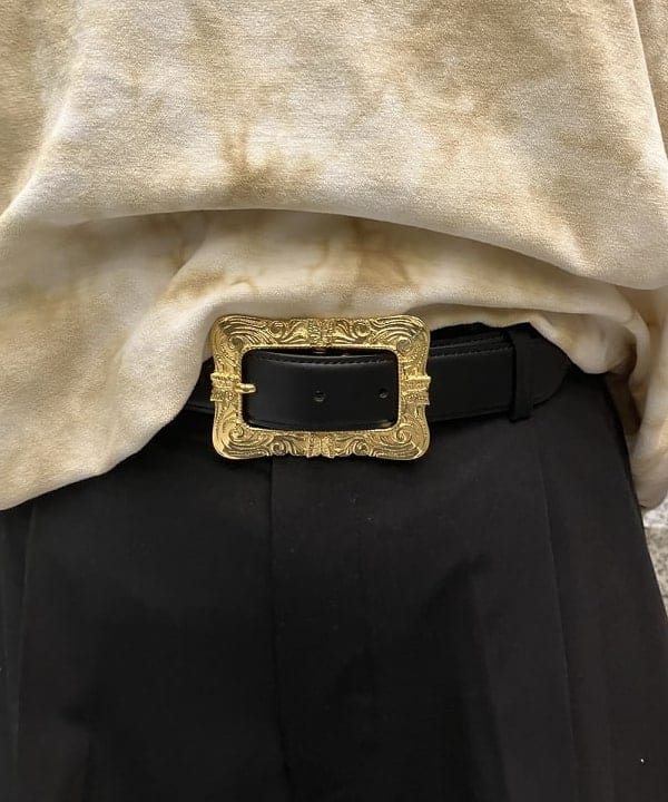 赤羽 花さんの「BEAMS WOMEN｜【別注】NEEDLES / ベロア Uネック Tシャツ」を使ったコーディネート