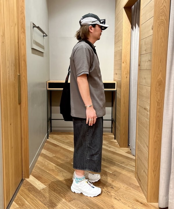 新里 京介さんの「BEAMS WOMEN｜【別注】NEW ERA / 9FORTY Racing Cap」を使ったコーディネート