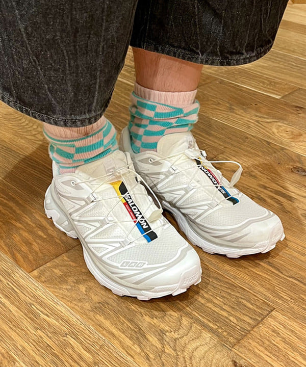 新里 京介さんの「BEAMS WOMEN｜【別注】NEW ERA / 9FORTY Racing Cap」を使ったコーディネート