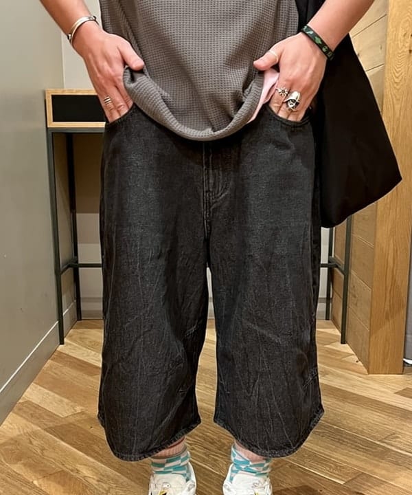 新里 京介さんの「BEAMS WOMEN｜【別注】NEW ERA / 9FORTY Racing Cap」を使ったコーディネート