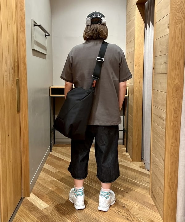 新里 京介さんの「BEAMS WOMEN｜【別注】NEW ERA / 9FORTY Racing Cap」を使ったコーディネート