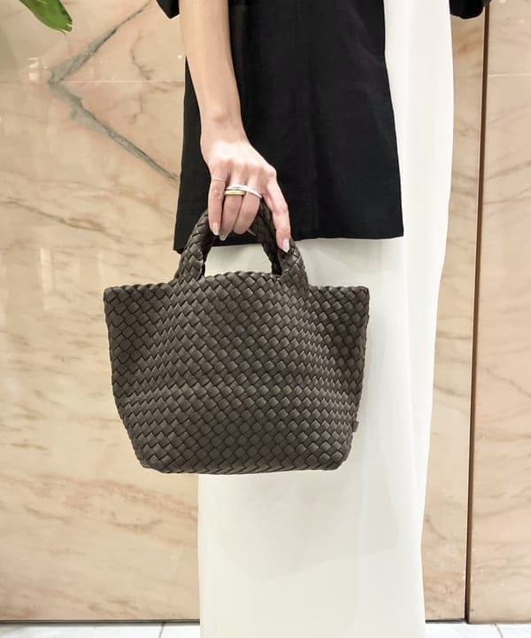 AONO SHIKAMAさんの「BEAMS WOMEN｜■Bon Bon Store / ドット エンブロイダリー 日傘」を使ったコーディネート