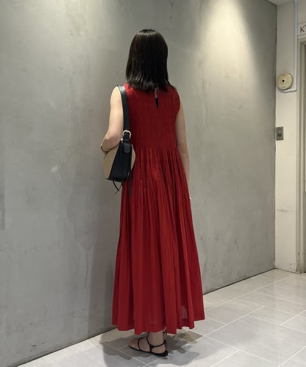 中平 あみさんの「BEAMS WOMEN｜【別注】ne Quittez pas / ボイル シャーリング ワンピース」を使ったコーディネート