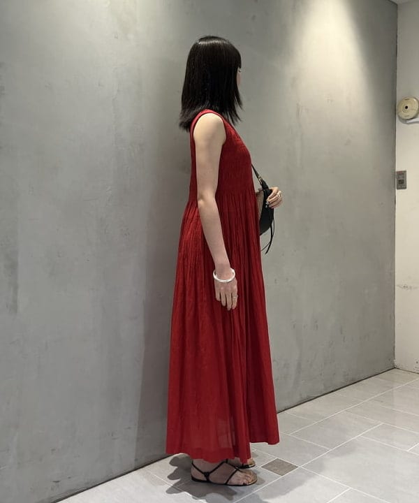 中平 あみさんの「BEAMS WOMEN｜【別注】ne Quittez pas / ボイル シャーリング ワンピース」を使ったコーディネート