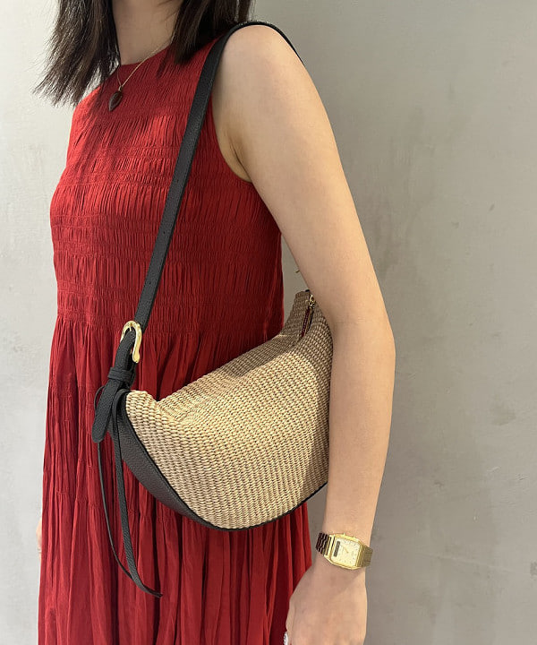 中平 あみさんの「BEAMS WOMEN｜【別注】ne Quittez pas / ボイル シャーリング ワンピース」を使ったコーディネート