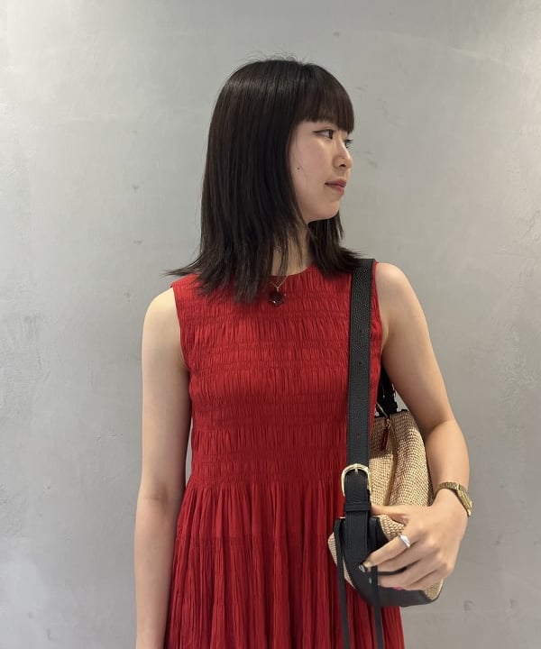 中平 あみさんの「BEAMS WOMEN｜【別注】ne Quittez pas / ボイル シャーリング ワンピース」を使ったコーディネート