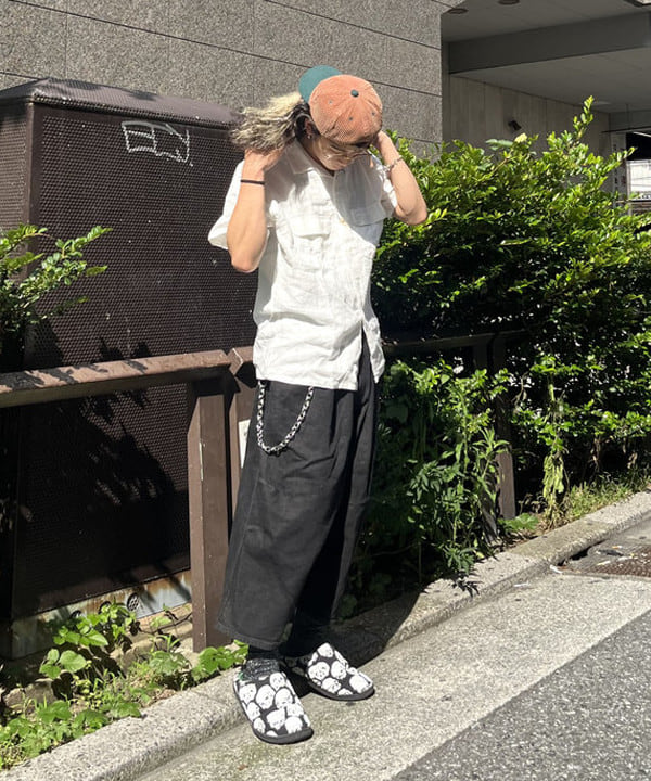 菊田 悠さんの「BEAMS WOMEN｜Open Collar 1/40 Linen」を使ったコーディネート