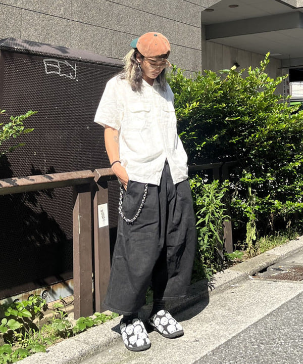 菊田 悠さんの「BEAMS WOMEN｜Open Collar 1/40 Linen」を使ったコーディネート