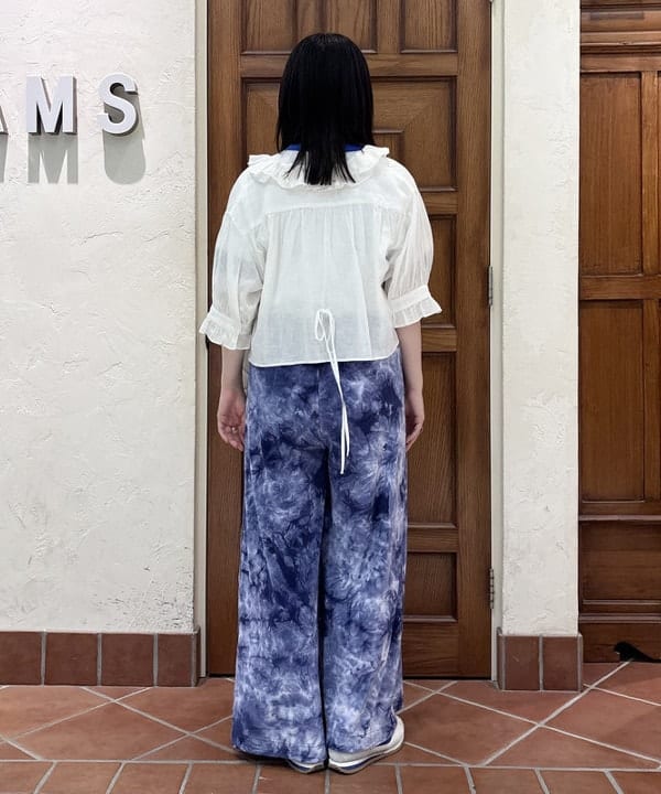 クロサワさんの「BEAMS WOMEN｜コットン リネン フリル ギャザー ショートスリーブ」を使ったコーディネート