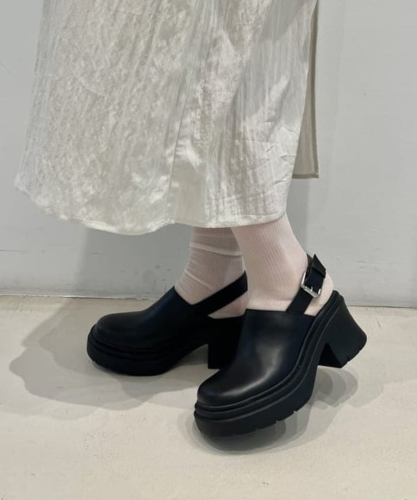 神坂 莉子さんの「BEAMS WOMEN｜シアーリブ ハイソックス」を使ったコーディネート