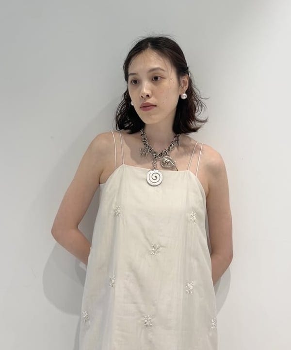 神坂 莉子さんの「BEAMS WOMEN｜シアーリブ ハイソックス」を使ったコーディネート
