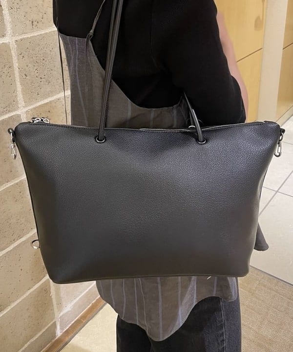 SAKAIさんの「BEAMS WOMEN｜【別注】スタイリスト佐藤佳菜子 &times; SLOANE / クルーネック リブTシャツ」を使ったコーディネート