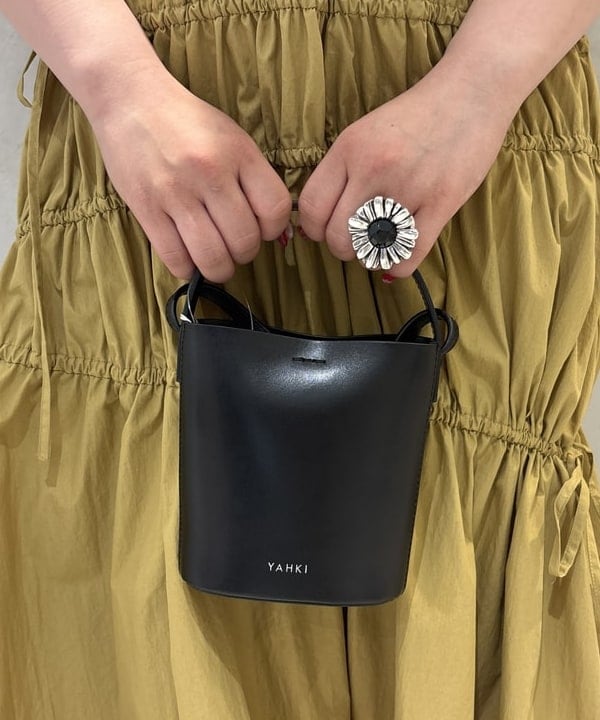 大石彩可さんの「BEAMS WOMEN｜YAHKI / YH-731 クロスボディバッグ」を使ったコーディネート