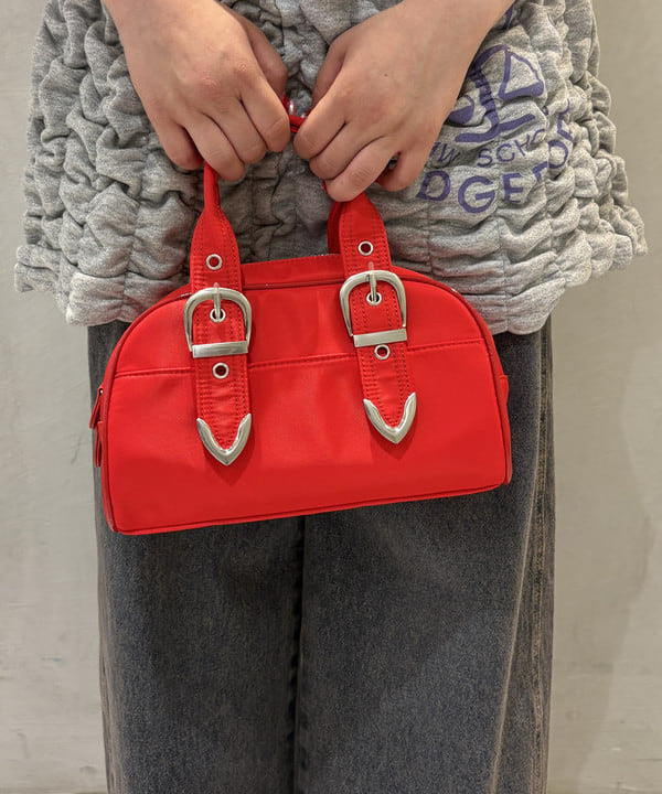 大石彩可さんの「BEAMS WOMEN｜【別注】Champion / プリント ラグラン Tシャツ」を使ったコーディネート