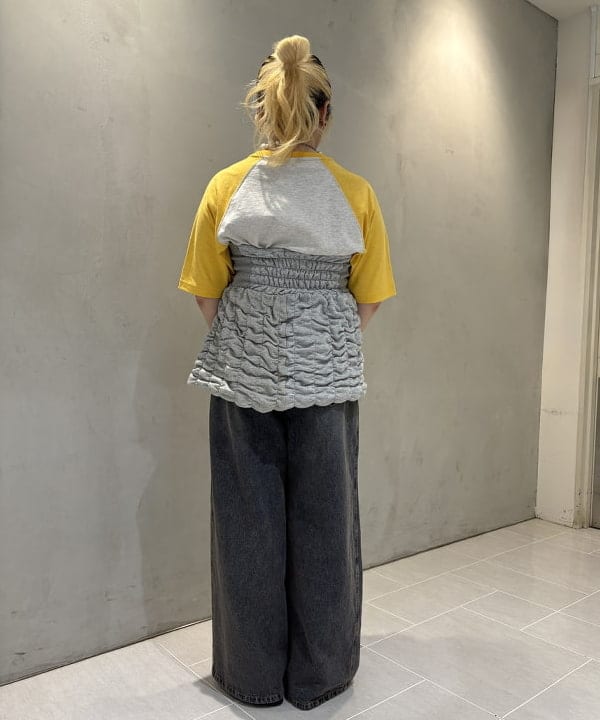 大石彩可さんの「BEAMS WOMEN｜【別注】Champion / プリント ラグラン Tシャツ」を使ったコーディネート