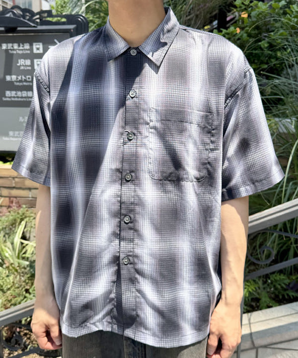 配島 孝明さんの「BEAMS WOMEN｜オンブレ チェック ルーズ シャツ」を使ったコーディネート