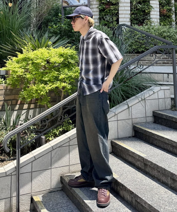 配島 孝明さんの「BEAMS WOMEN｜オンブレ チェック ルーズ シャツ」を使ったコーディネート