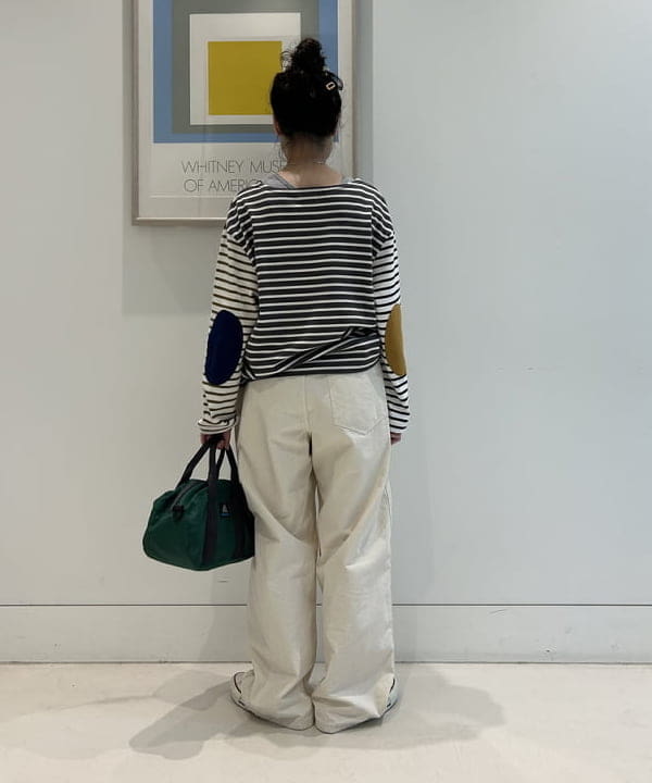 清水 彩乃さんの「BEAMS WOMEN｜エルボー パッチ バスク ロングスリーブ」を使ったコーディネート