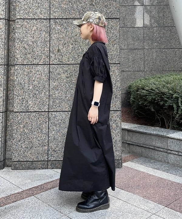 まゆちゃんさんの「BEAMS WOMEN｜スリットネック ボリューム ワンピース」を使ったコーディネート