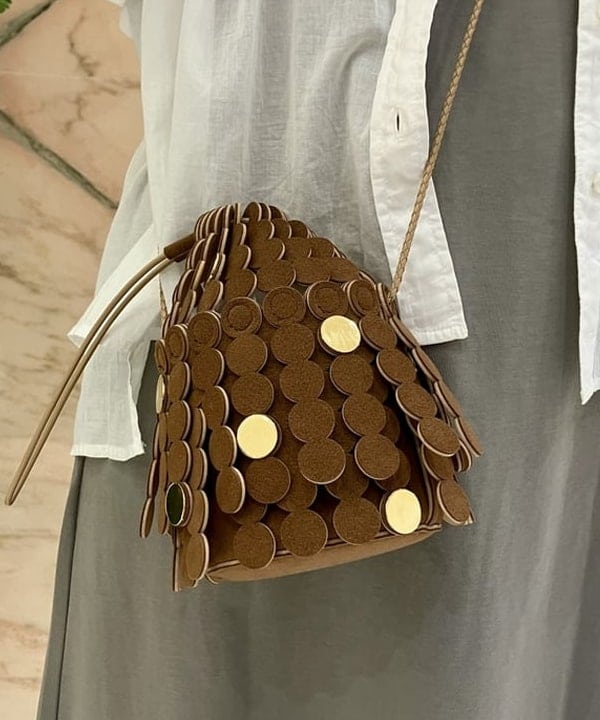 小笠原 楓さんの「BEAMS WOMEN｜KHADI オーバー ショート シャツ」を使ったコーディネート