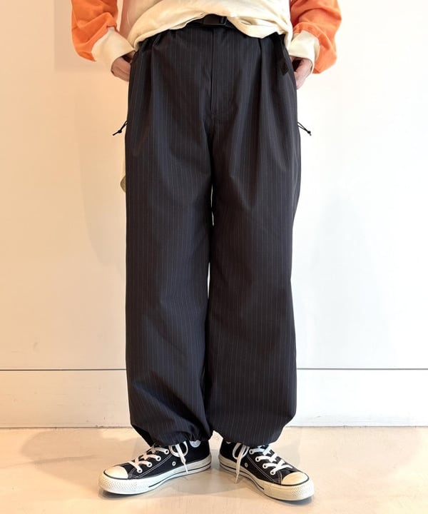 カスタニ モモノさんの「BEAMS WOMEN｜クレイジー フットボール ワンピース」を使ったコーディネート