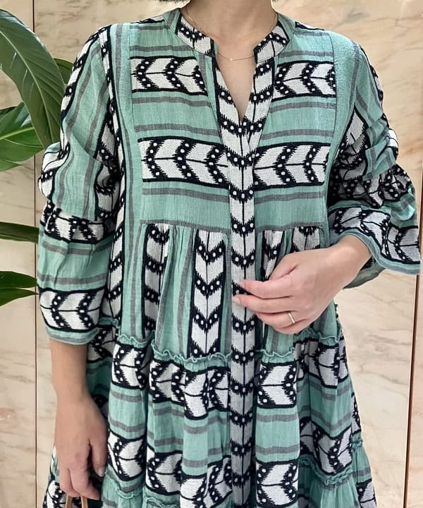 小笠原 楓さんの「BEAMS WOMEN｜TANORA / MINI BOMBO ハンドバッグ」を使ったコーディネート