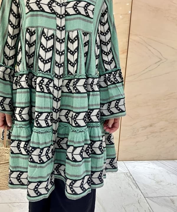 小笠原 楓さんの「BEAMS WOMEN｜TANORA / MINI BOMBO ハンドバッグ」を使ったコーディネート