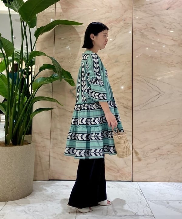 小笠原 楓さんの「BEAMS WOMEN｜TANORA / MINI BOMBO ハンドバッグ」を使ったコーディネート