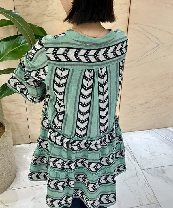 小笠原 楓さんの「BEAMS WOMEN｜TANORA / MINI BOMBO ハンドバッグ」を使ったコーディネート