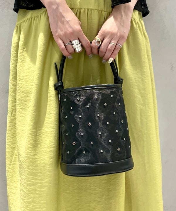 カタヤマ アヤさんの「BEAMS WOMEN｜メッシュ シャイニー バッグ」を使ったコーディネート