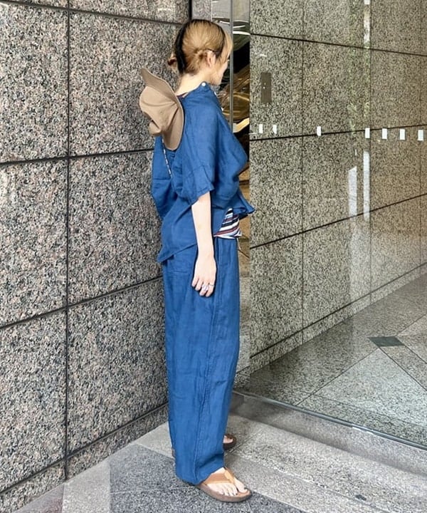 小原 もこさんの「BEAMS WOMEN｜折り畳み バケット ハット」を使ったコーディネート