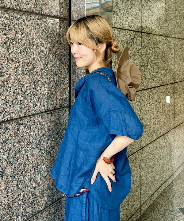 小原 もこさんの「BEAMS WOMEN｜折り畳み バケット ハット」を使ったコーディネート