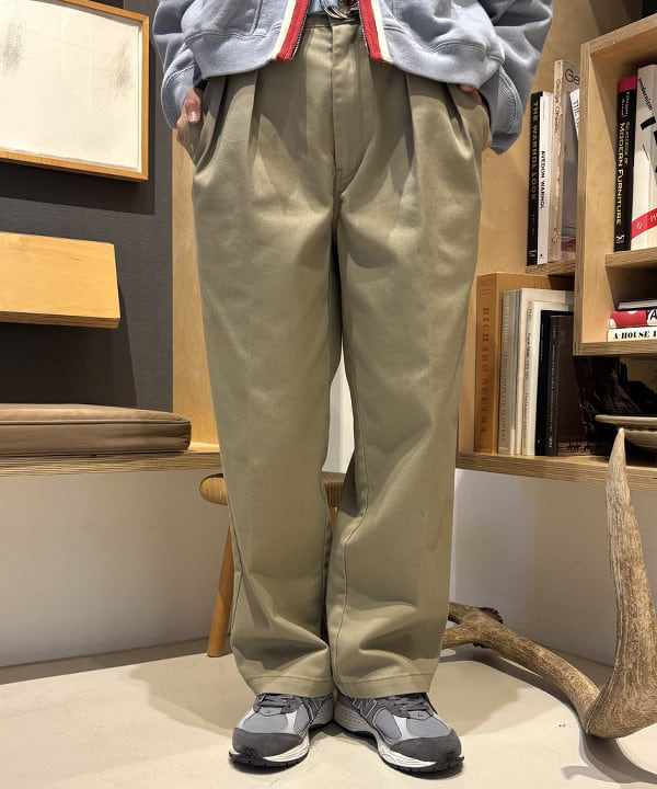 葵さんの「BEAMS WOMEN｜【別注】Dickies / 2プリーツ パンツ」を使ったコーディネート