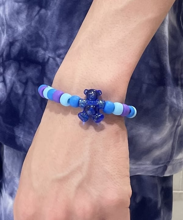 マツミヤさんの「BEAMS WOMEN｜【別注】NEEDLES / ベロア Uネック Tシャツ」を使ったコーディネート