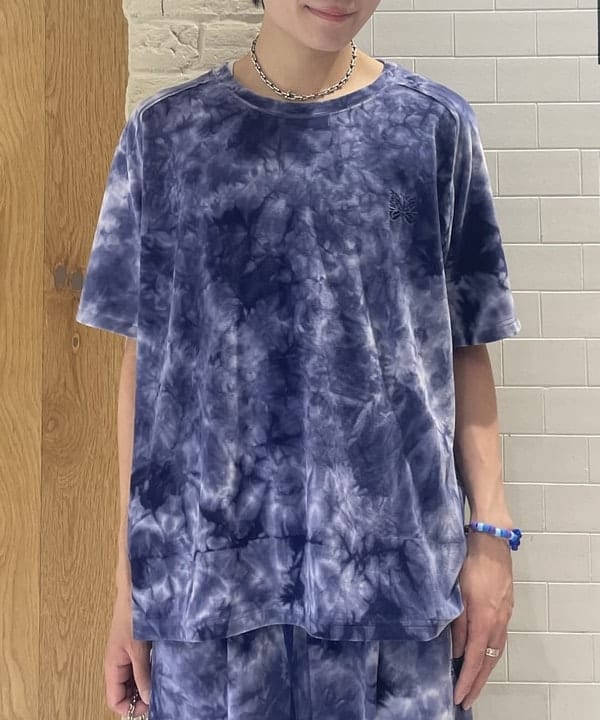 マツミヤさんの「BEAMS WOMEN｜【別注】NEEDLES / ベロア Uネック Tシャツ」を使ったコーディネート