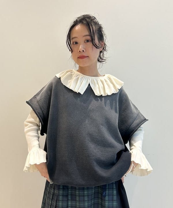 清水 彩乃さんの「BEAMS WOMEN｜【別注】BOWWOW / カットオフ スウェット」を使ったコーディネート