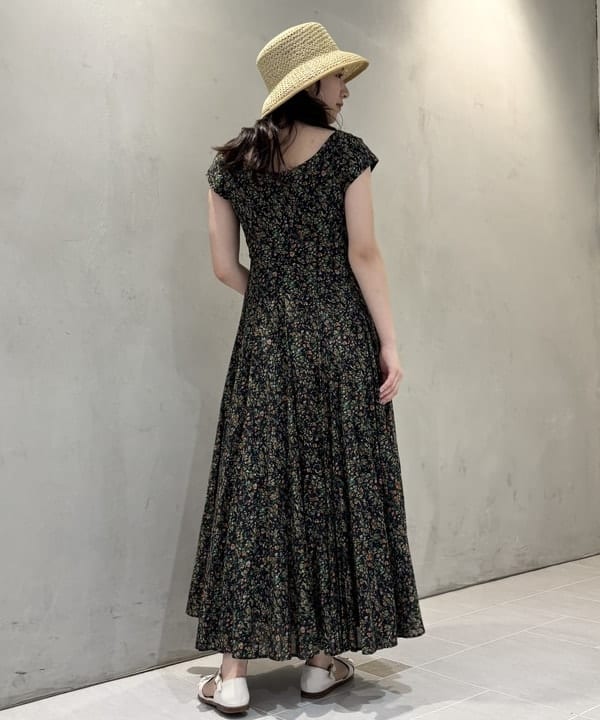 坂本 涼花さんの「BEAMS WOMEN｜GRILLO / ペーパー ブリム ハット」を使ったコーディネート