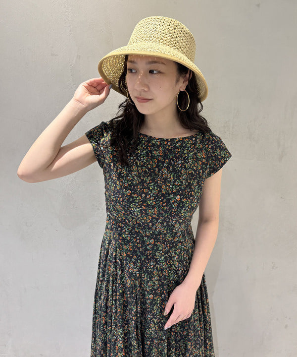 坂本 涼花さんの「BEAMS WOMEN｜GRILLO / ペーパー ブリム ハット」を使ったコーディネート