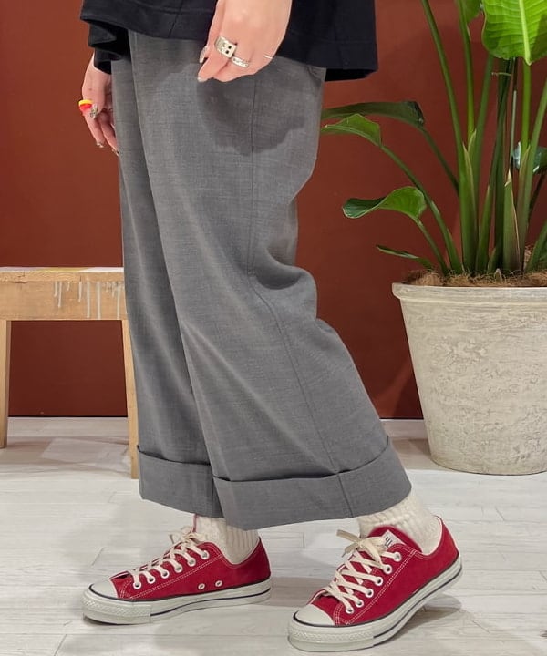 エノモト アミさんの「BEAMS WOMEN｜【別注】LACOSTE / ヘビー ピケ Aライン Tシャツ」を使ったコーディネート