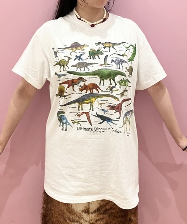 晶さんの「BEAMS WOMEN｜フリンジ ファー タイトスカート」を使ったコーディネート