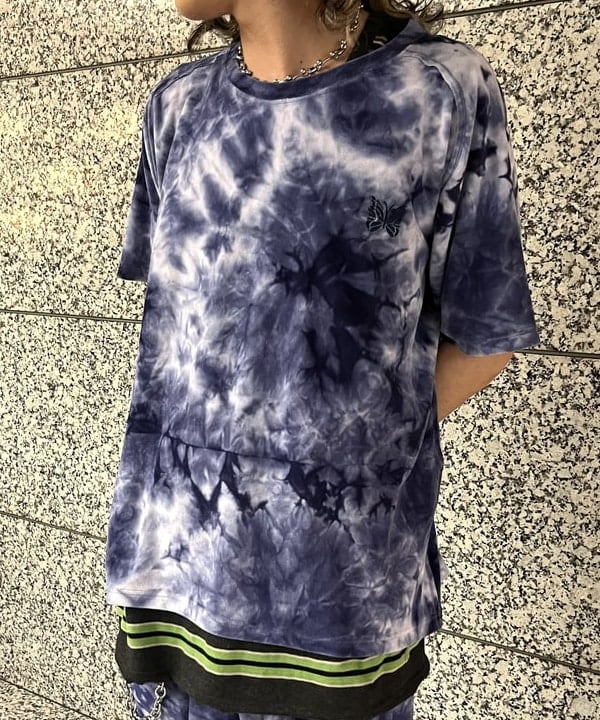 菊田 悠さんの「BEAMS WOMEN｜【別注】NEEDLES / ベロア Uネック Tシャツ」を使ったコーディネート