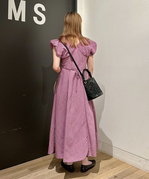 早川 萌子さんの「BEAMS WOMEN｜ストライプ フレンチパフ スリーブ ワンピース」を使ったコーディネート