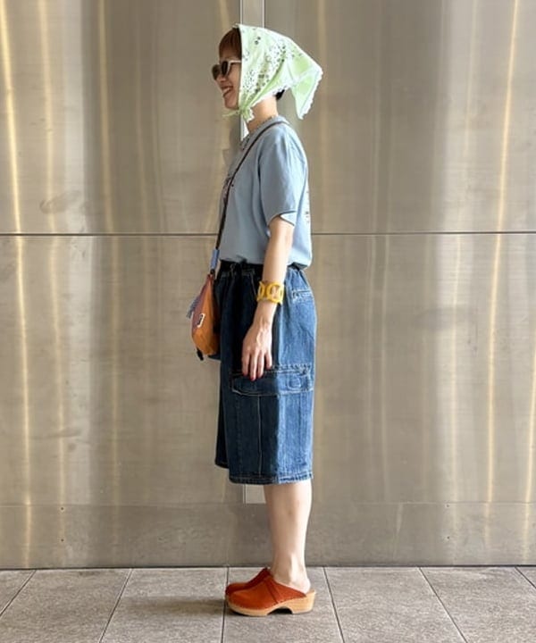 みりさんの「＜WOMEN＞FUJI ROCK FESTIVAL'25 / ALMOST FREE SERVICE SEEING SOUNDS T-SHIRT」を使ったコーディネート