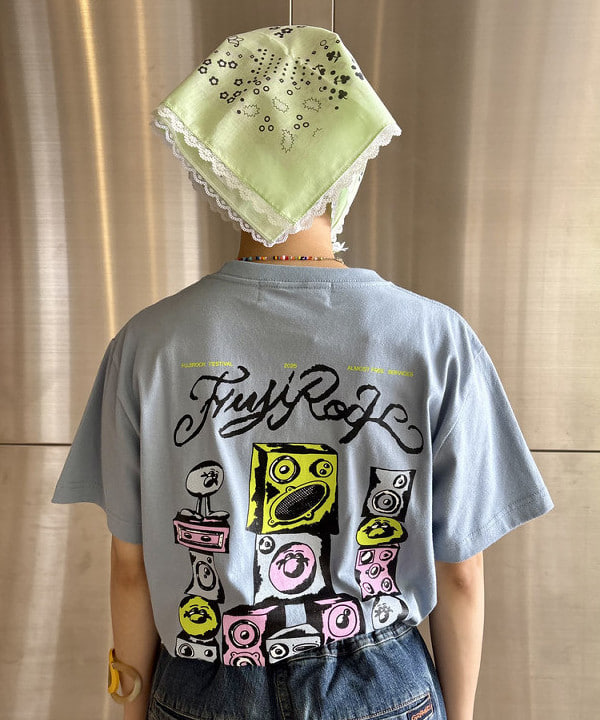 みりさんの「＜WOMEN＞FUJI ROCK FESTIVAL'25 / ALMOST FREE SERVICE SEEING SOUNDS T-SHIRT」を使ったコーディネート